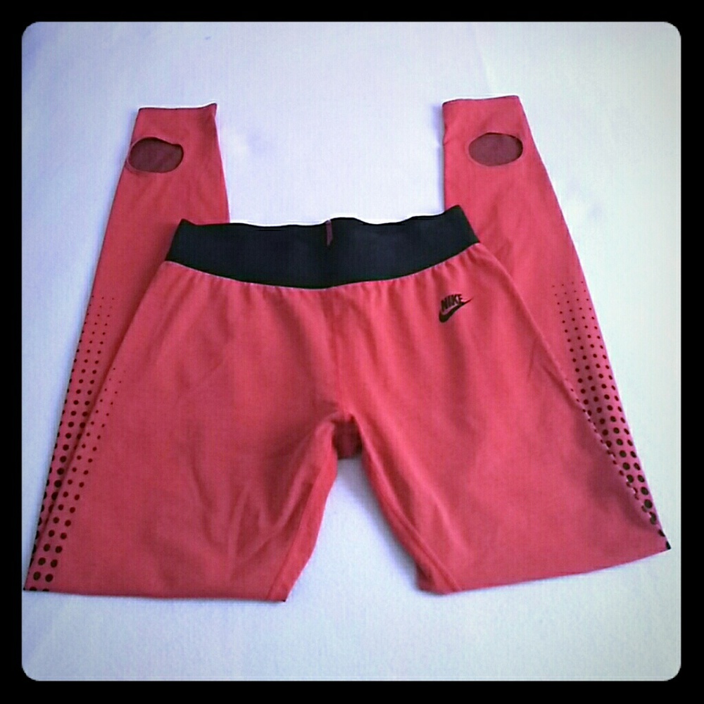 NIKE PERFORMANCE